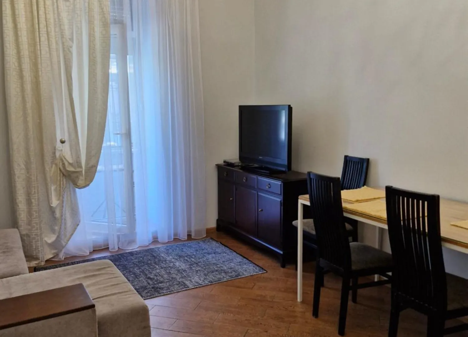 Затишна Квартира На Майдані Незалежності location